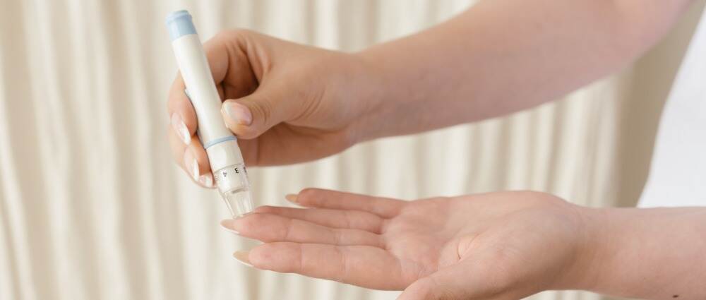 糖尿病最早发生的并发症是什么？如何早发现？