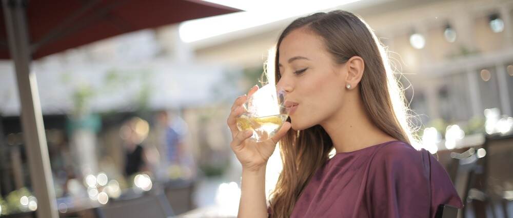 多饮水,预防糖尿病并发症